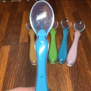 Thìa ăn dặm Silicone cho bé