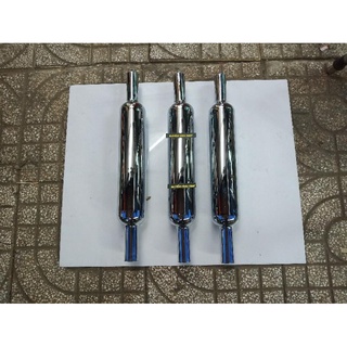 Lon pô cổ chai gắn xe máy độc lạ