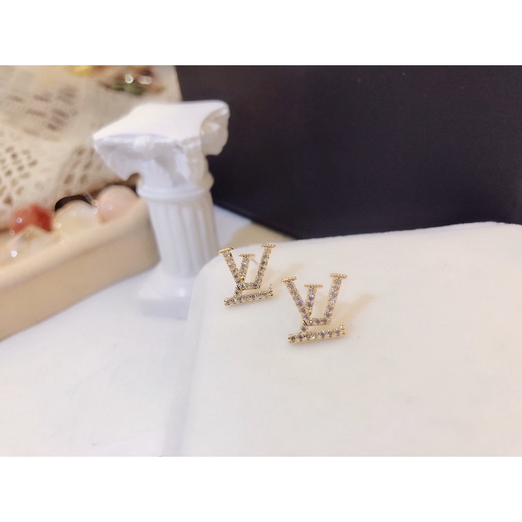 LOUIS VUITTON Khuyên Tai Tròn Bằng Thép Titan In Logo LV Thời Trang