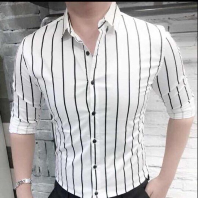 Áo sơ mi Nam chất thô trơn không nhăn,không bai,phom đẹp,size sml,phù hợp cho công sở,dáng áo trẻ trung thanh lịch lắm ý