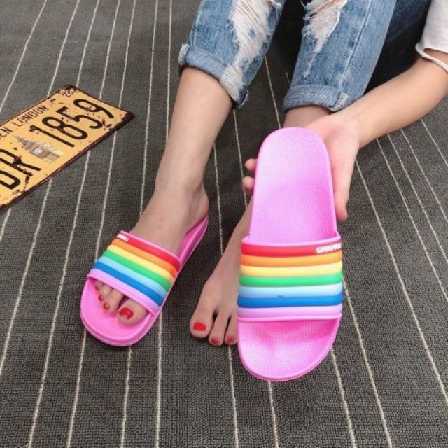 DÉP BẢNG NHỰA SẮC CẦU VÒNG