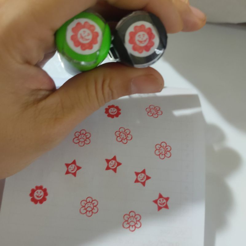 Dấu tròn hoa cười cánh đậm