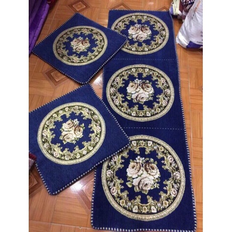 Thảm trải trên ghế gỗ tây âu, thảm ghế gỗ đủ kích thước chất liệu gấm cao cấp