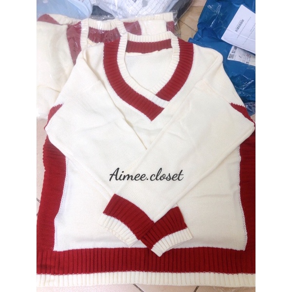 Áo len sweater cổ V viền đỏ cheap moment Jin BTS Aimee closet
