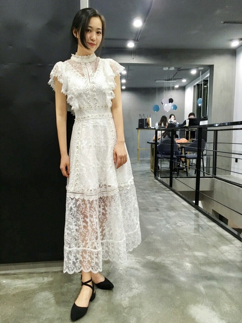 (HÀNG ORDER) Váy ren tay cánh tiên dáng dài thêu hoa cầu kì GNCM | BigBuy360 - bigbuy360.vn