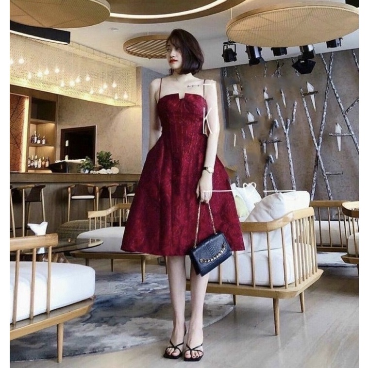 Đầm 2 Dây Gấm Đỏ Cúp Ngực Xoè