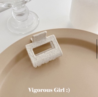 Kẹp tóc style Hàn Quốc vuông