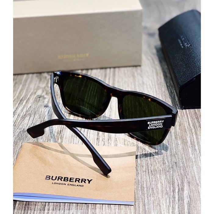 Mắt kính nam BURBERRY .