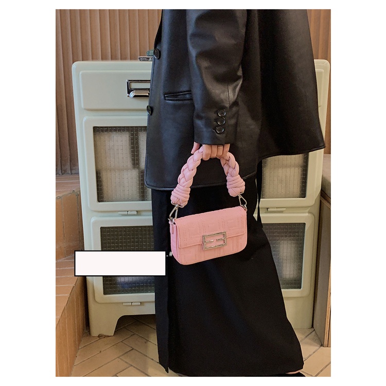 Túi Xách Đựng Điện Thoại Phối Dây Xích Đeo Vai Màu Kẹo Ngọt Xinh Xắn