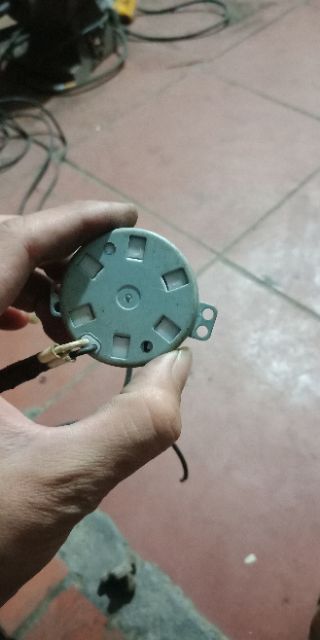 Mô tơ giảm tốc 220v tút năng điện.lò vi sóng