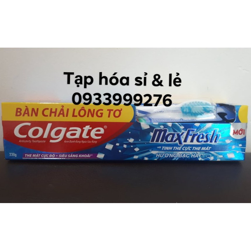 Kem đánh răng Colgate Maxfresh hương Bạc hà 225g tặng bàn chải đánh răng
