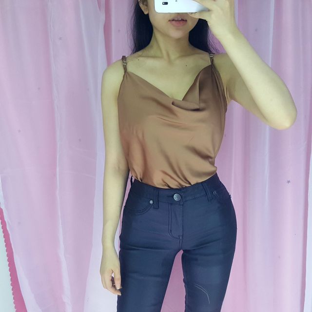 Sẵn] (Clip thật) Áo phi lụa cổ đỗ dây tăng đơ Size SML AQC44 | BigBuy360 - bigbuy360.vn