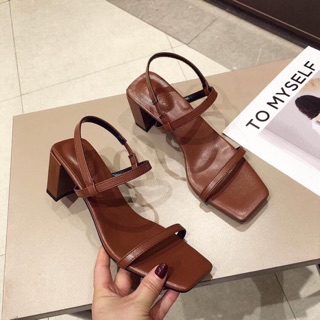 Giày sandal quai mảnh gót vuông