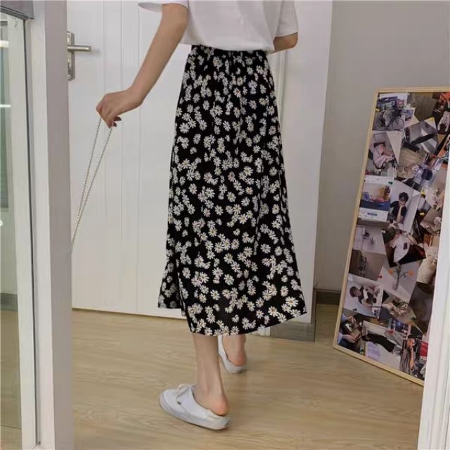 Chân váy hoa cúc lưng chun dáng dài