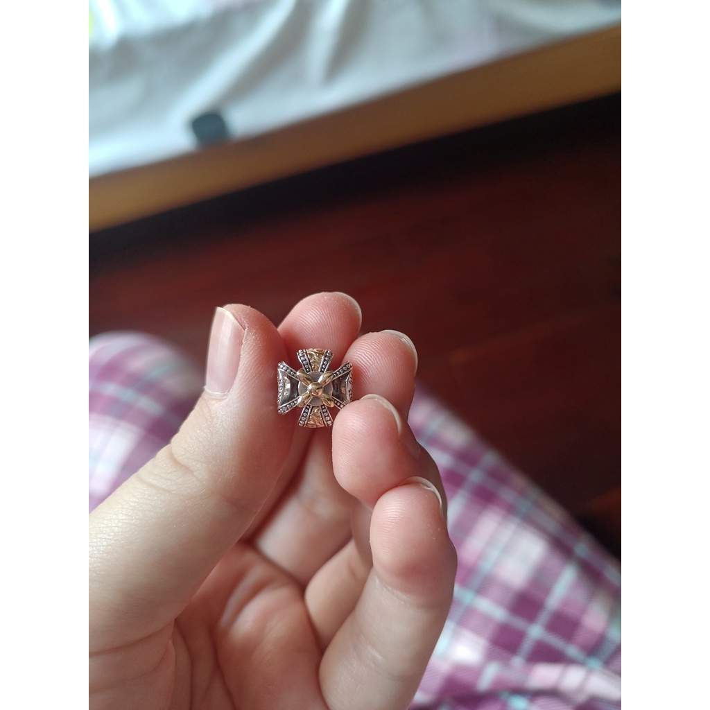 Vương Miện Đội Đầu Hai Màu Sắc Quyến Rũ