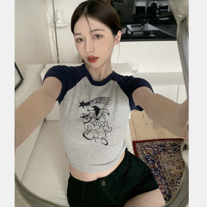 Áo Croptop Tay Ngắn Hoạ Tiết In Thiết Kế Ôm Sát Tôn Dáng