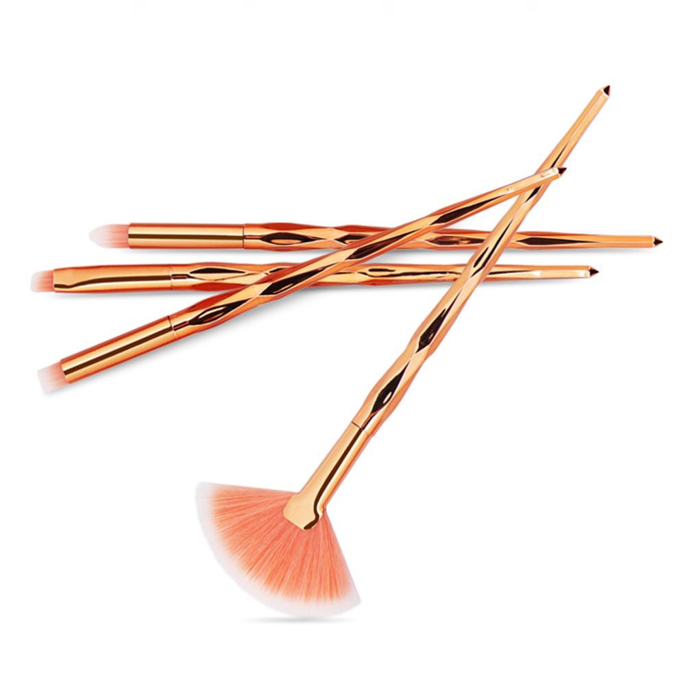Set 4 cọ trang điểm thiết kế tay cầm vân kim cương sang trọng