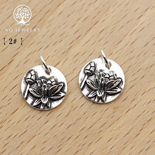 Charm bạc hình tròn họa tiết hoa sen treo - NQ Jewelry