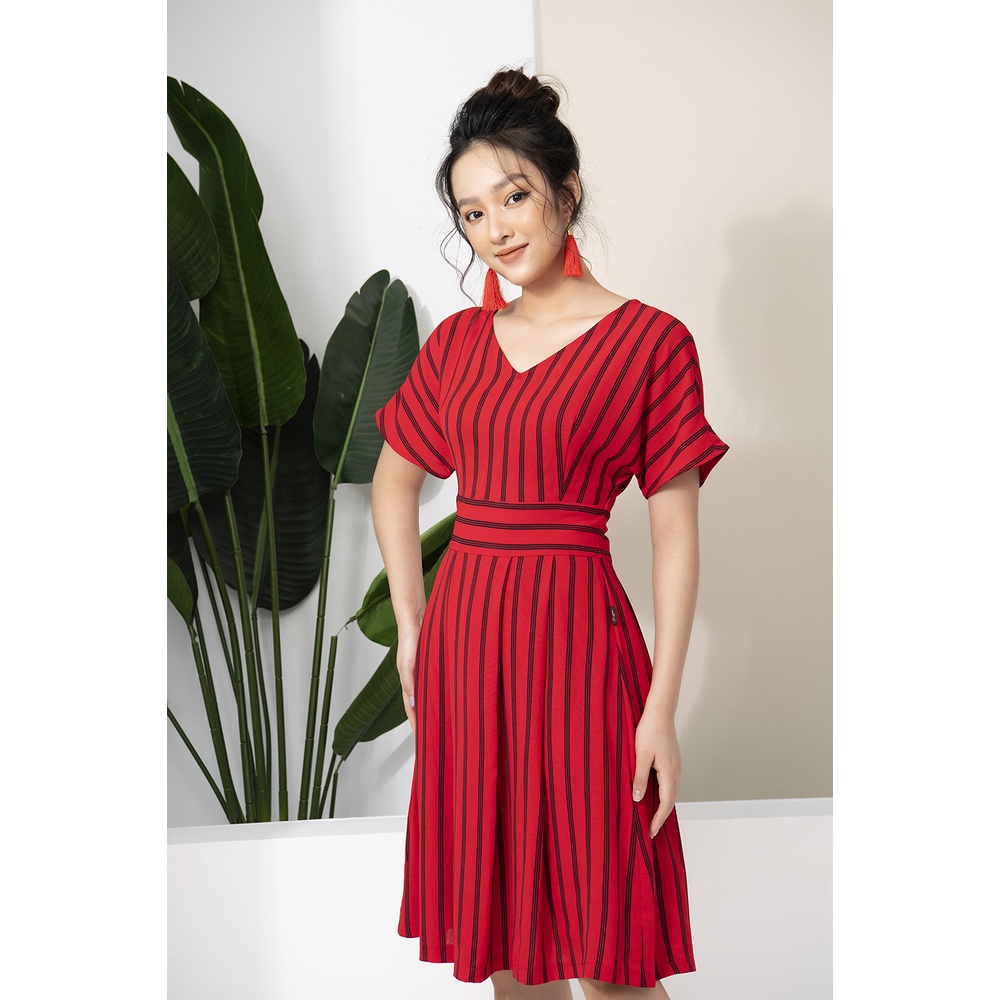 Váy Thiết Kế Nữ LUPERI LFV3181 Kẻ Xòe Cổ Tim Kiểu Dáng Trẻ Trung Năng Động