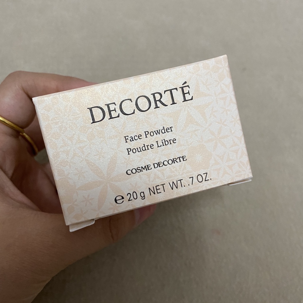 Phấn phủ trang điểm DECORT 20g chất liệu nhung và gỗ đàn hương trắng