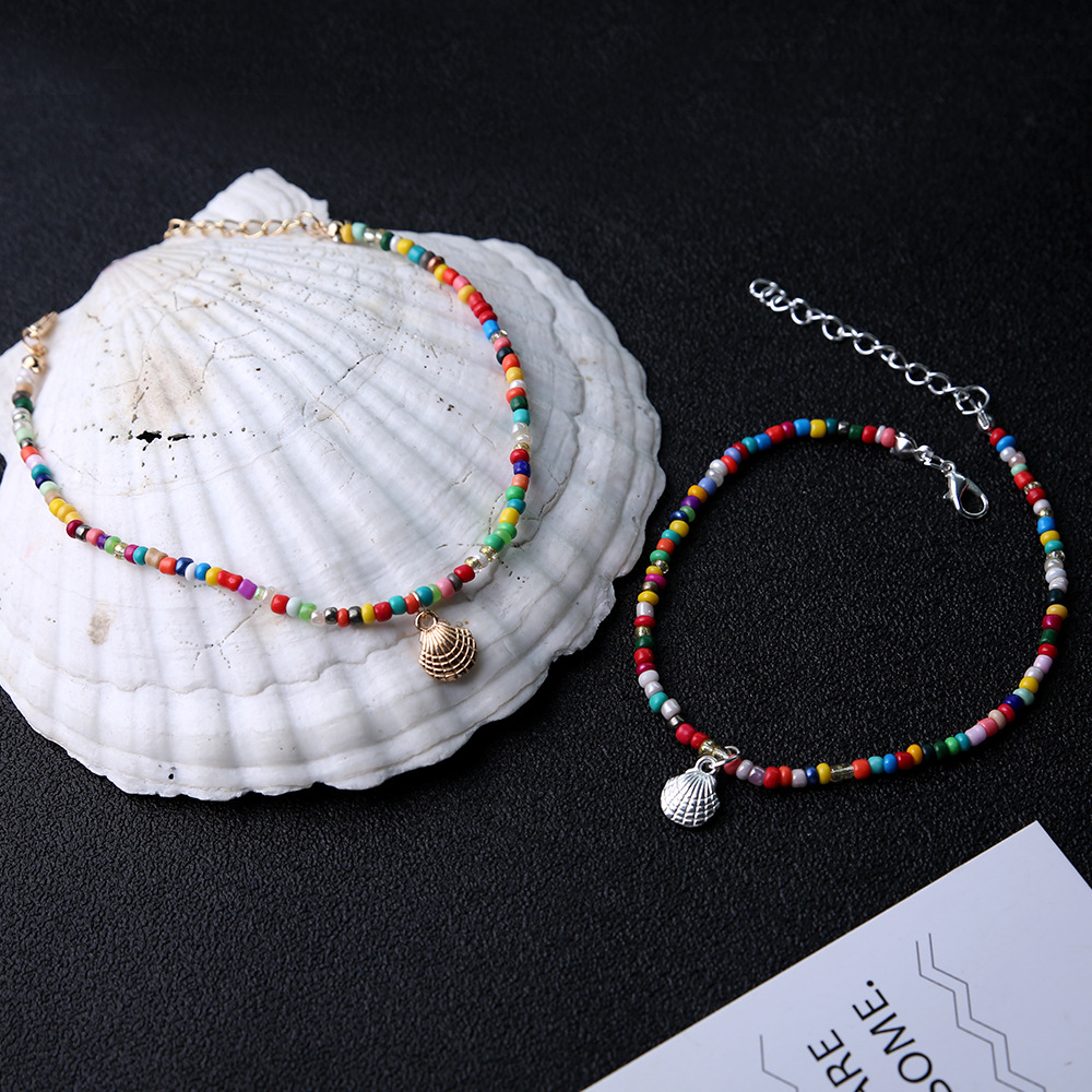 Lắc chân trang trí sò điệp và hạt đầy màu sắc phong cách bohemian trẻ trung