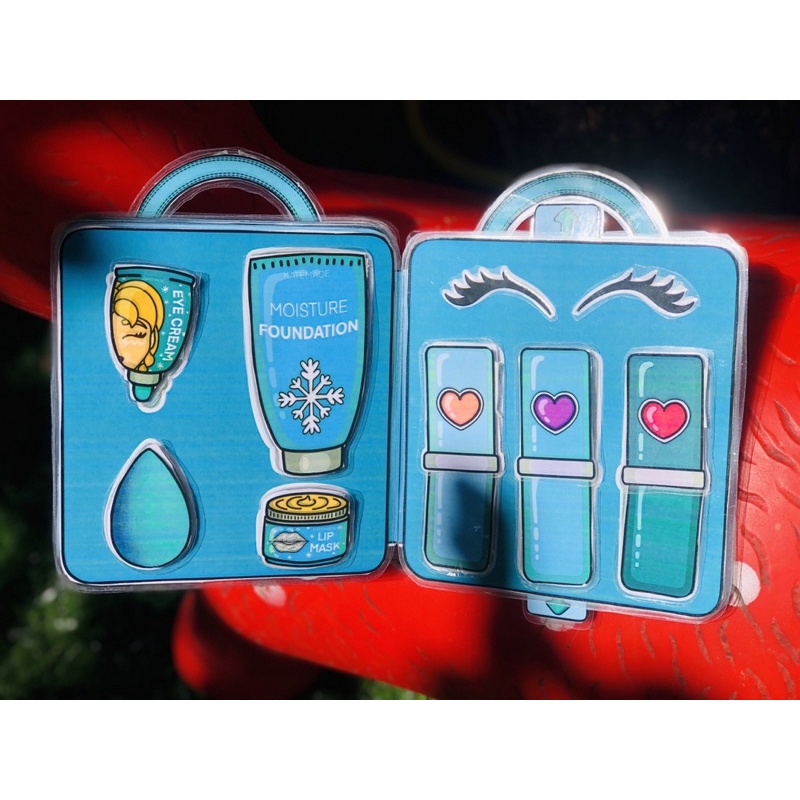 VALI TRANG ĐIỂM DÀNH CHO BÚP BÊ GIẤY