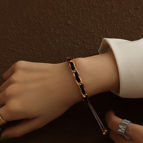 Lắc Tay xích Titan Ko Han Rỉ TT 3686