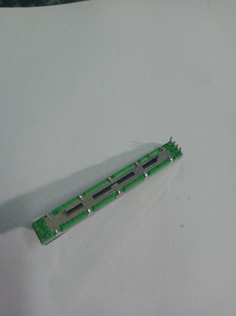 Biến trở A103 7,5cm