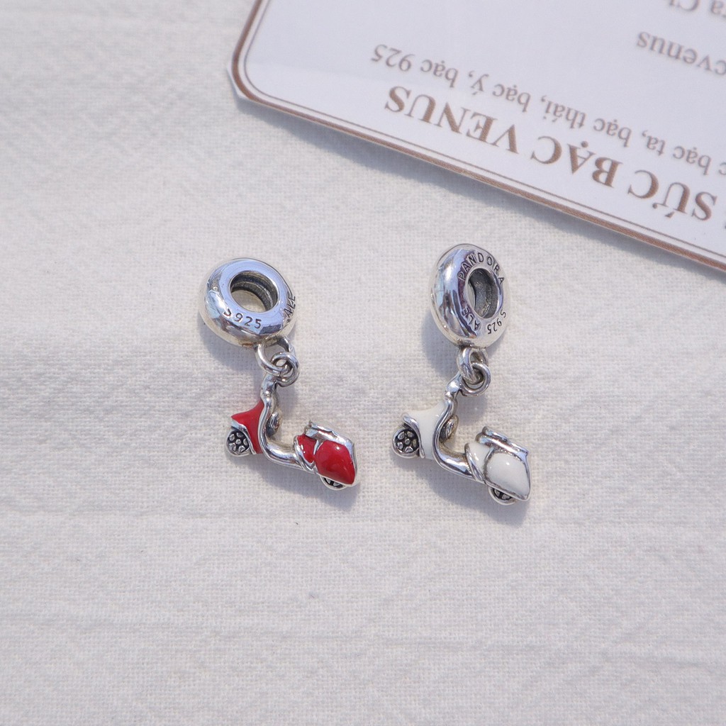 Charm treo xe Vespa 2 màu trắng đỏ- bạc 925- Trang sức bạc Venus