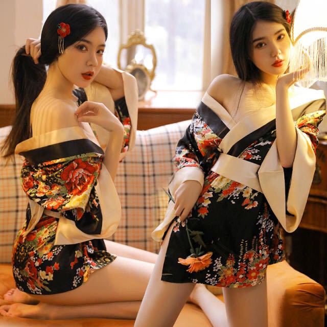 Áo choàng phong cách Nhật Bản với màu đen quyến rũ | BigBuy360 - bigbuy360.vn