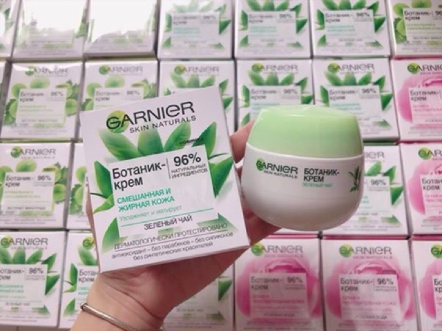 Kem dưỡng ẩm Garnier Skin Naturals