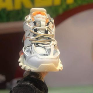 [GIÁ HỦY DIỆT] giày balen track trắng cam