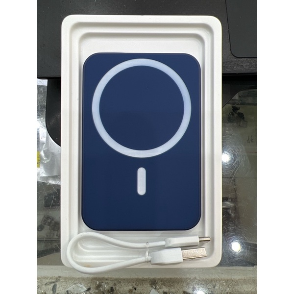 Pin dự phòng ko dây 10000mah chính hãng Remax. Hỗ trợ sạc nhanh 20w.