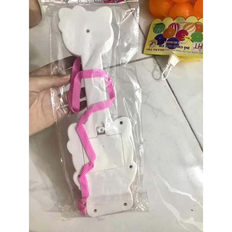 Đàn ghita Hello Kitty có nhạc cho bé Tiếng Việt