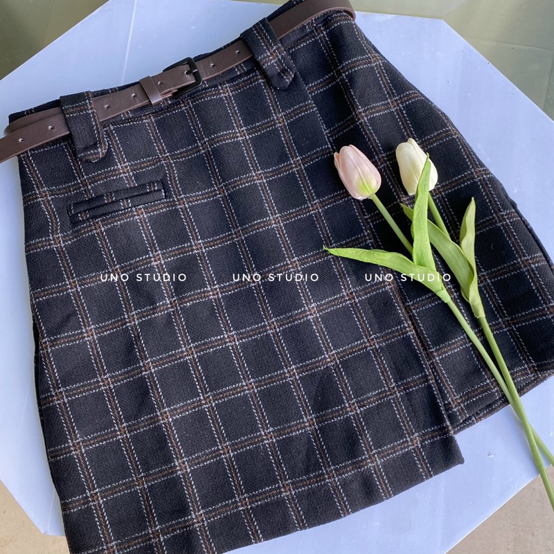 Chân váy dạ kẻ caro màu xanh đen vạt chéo kèm nịt