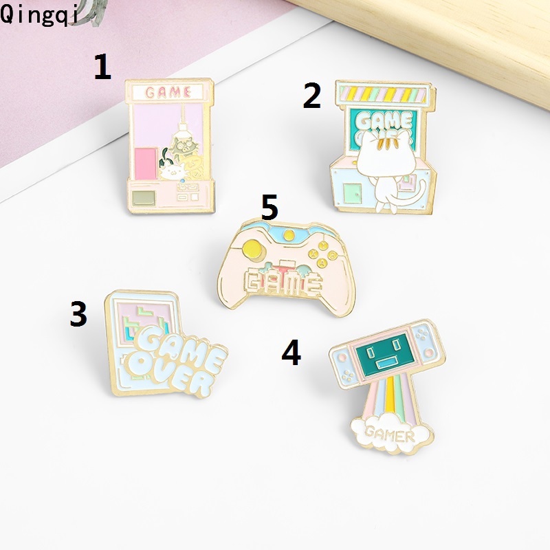 Ghim cài áo MISS ZOE kiểu máy chơi game cầm tay hoạt hình cổ điển