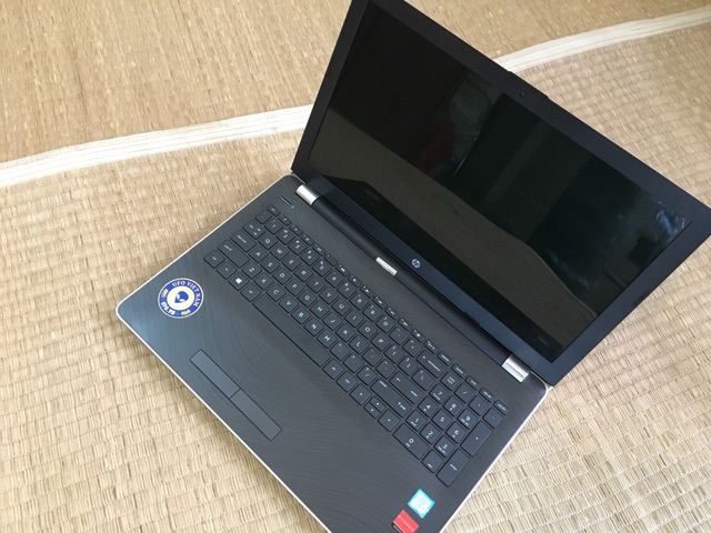 Laptop UFO hp 15 vàng Gold sang trọng đẹp thời trang SSD nhanh xé gió | BigBuy360 - bigbuy360.vn