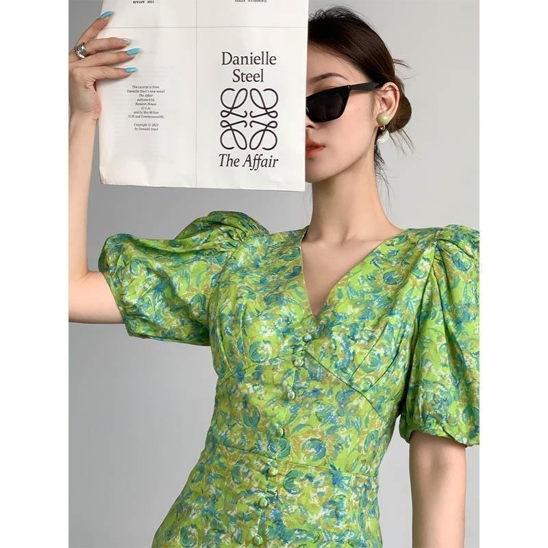 Đầm Hoa Tay Phồng Cổ Chữ V Size Lớn Màu Xanh Lá Thời Trang Mùa Hè Hàng Mới Cho Nữ