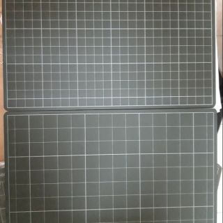 Một chiếc bảng gỗ dành cho bé. Kt: 21×31cm