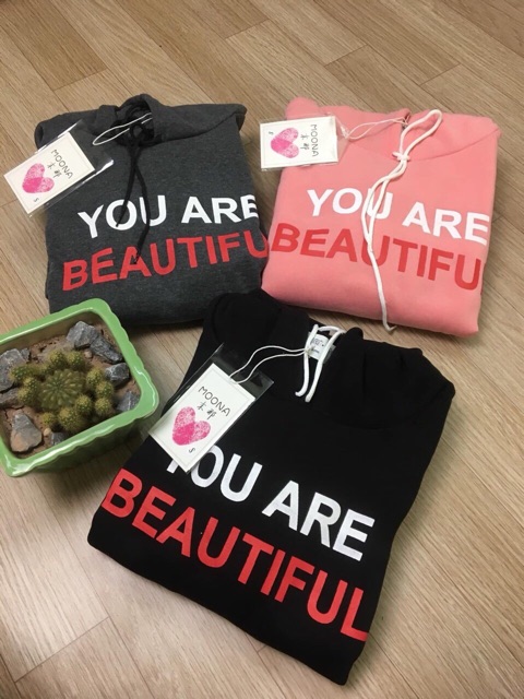 Váy nỉ mũ in chữ