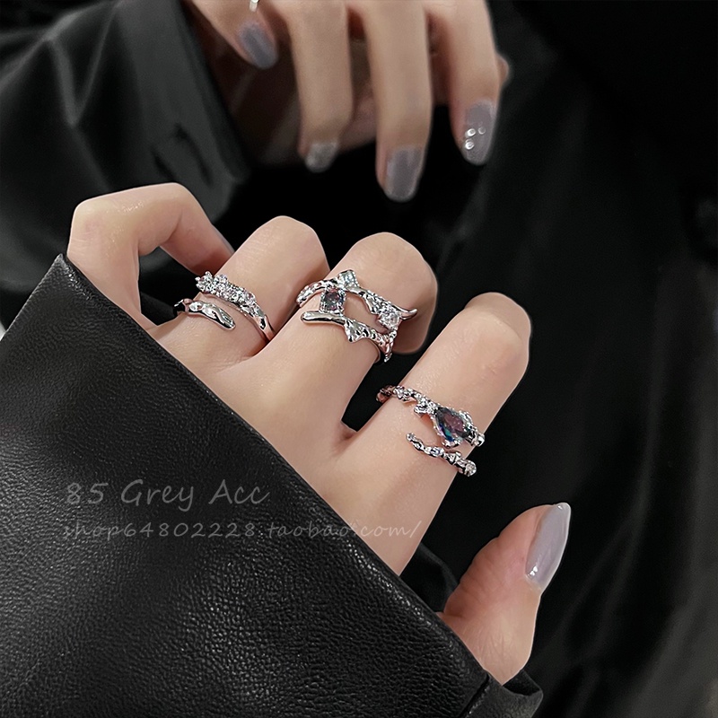 Set Nhẫn Bạc Dạng Xoắn Đính Đá Pha Lê Cá Tính Thời Trang Cho Nữ
