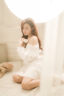 Đầm trễ vai midu