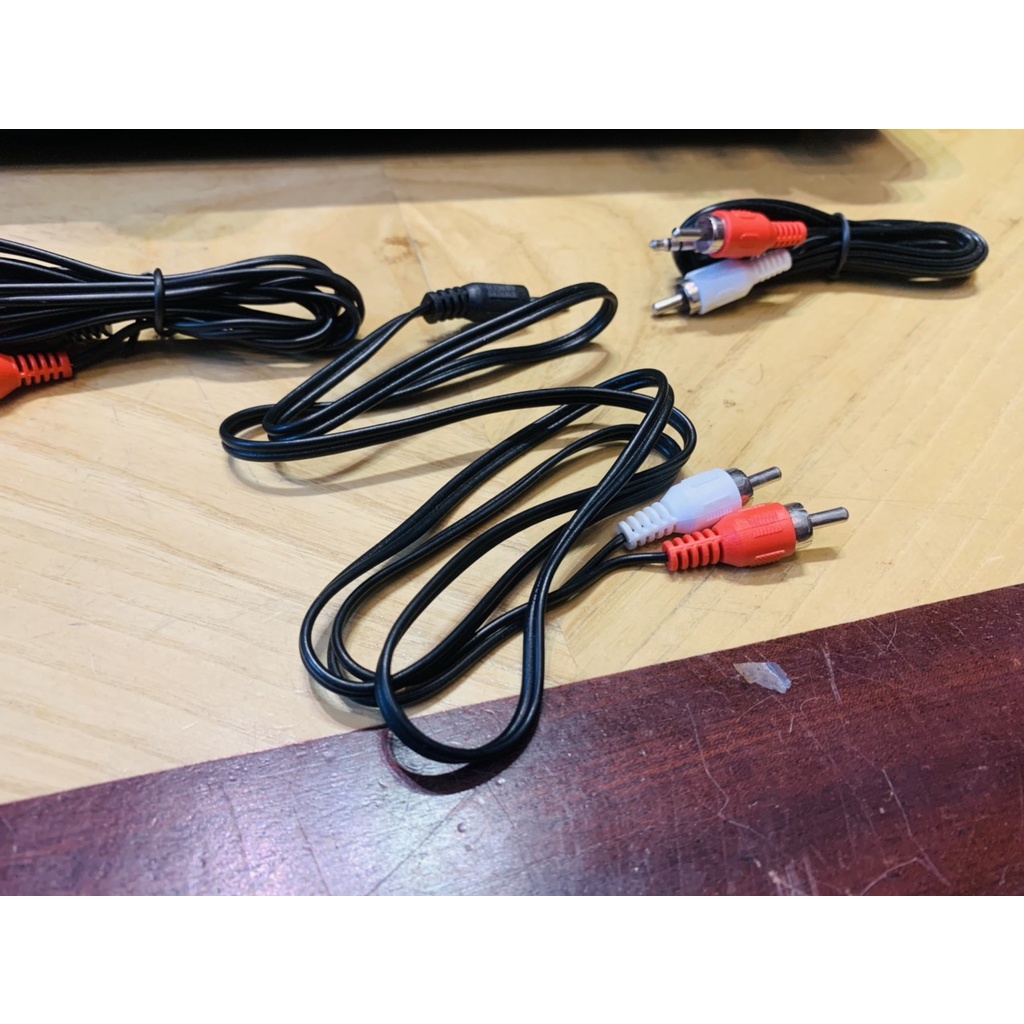 Dây tín hiệu âm thanh 3.5 ra 2 av bãi nội địa tháo máy