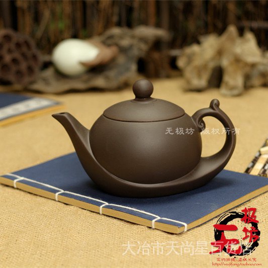 Yixing  Pottery Teapot.Fu_Dog On The Lip TE22-13 