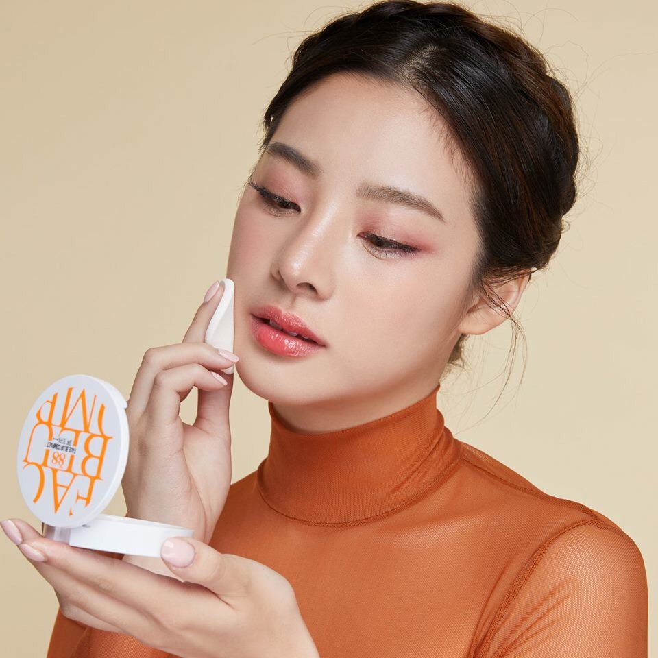 PHẤN NÉN 3D SIÊU CHE PHỦ VÀ KIỀM DẦU VER.88 FACE BLUR SPF20/PA+++ - VER.88 FACE BLUR COMPACT SPF20/PA+++