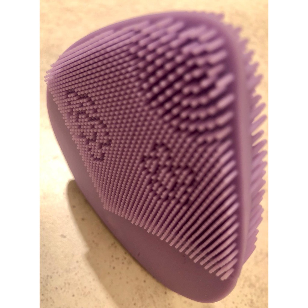 Máy rửa mặt và massage công nghệ Nhật Bản giúp tẩy trang sạch và làm thon gọn nọng cằm | BigBuy360 - bigbuy360.vn