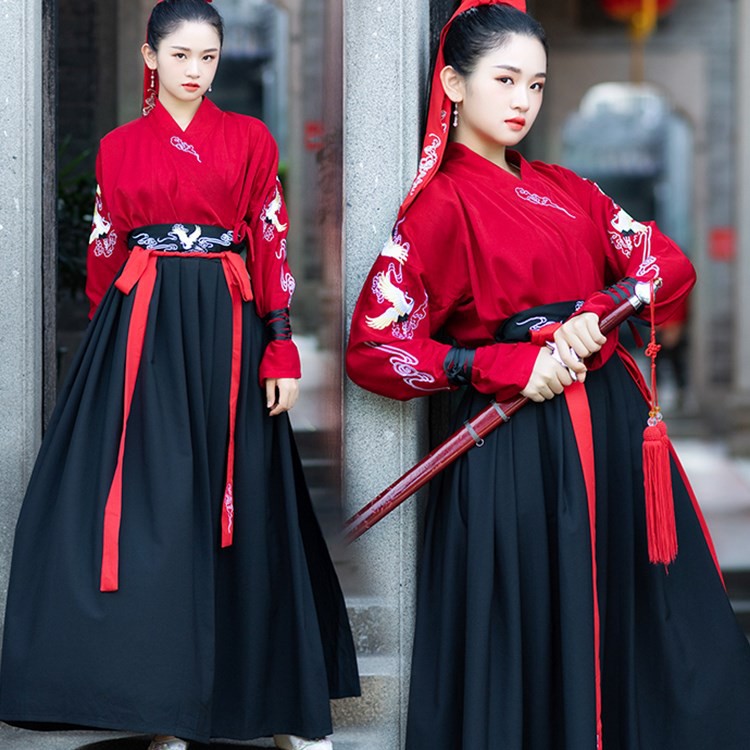 Hán phục thêu hạc