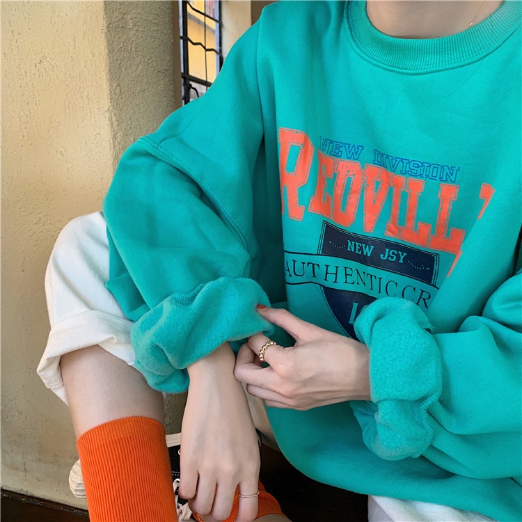 Áo sweater tay dài cổ tròn dáng rộng in chữ cá tính 31270