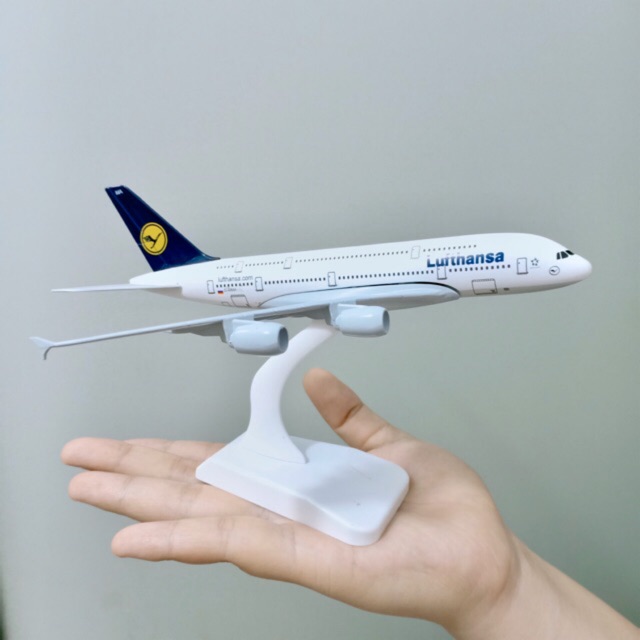 [ishop268] ⚡️[giá sỉ] Mô hình máy bay 20cm kim loại hãng Lufthansa airline + Đế chưng bày đẹp - Mua hàng an tâm