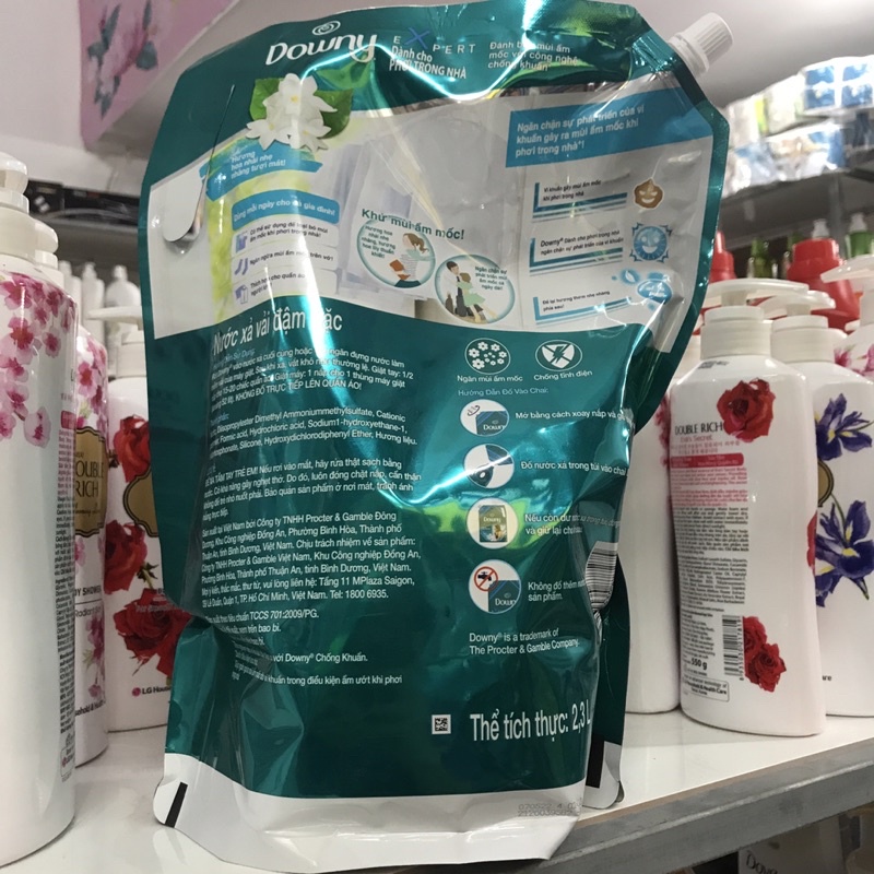 Nước xả vải Downy Expert phơi trong nhà túi 2,3 lít